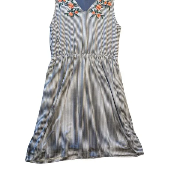 Skies are Blue Sleeveless Embroidered Dress - Picture 4 of 4